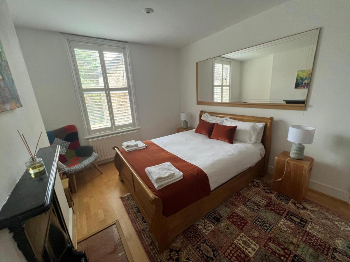 Grand Tulse Hill Villa London Exterior photo