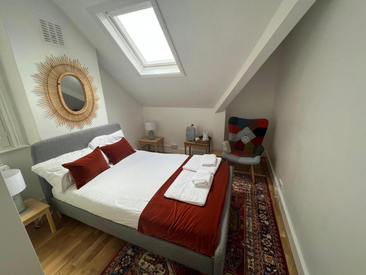 Grand Tulse Hill Villa London Exterior photo